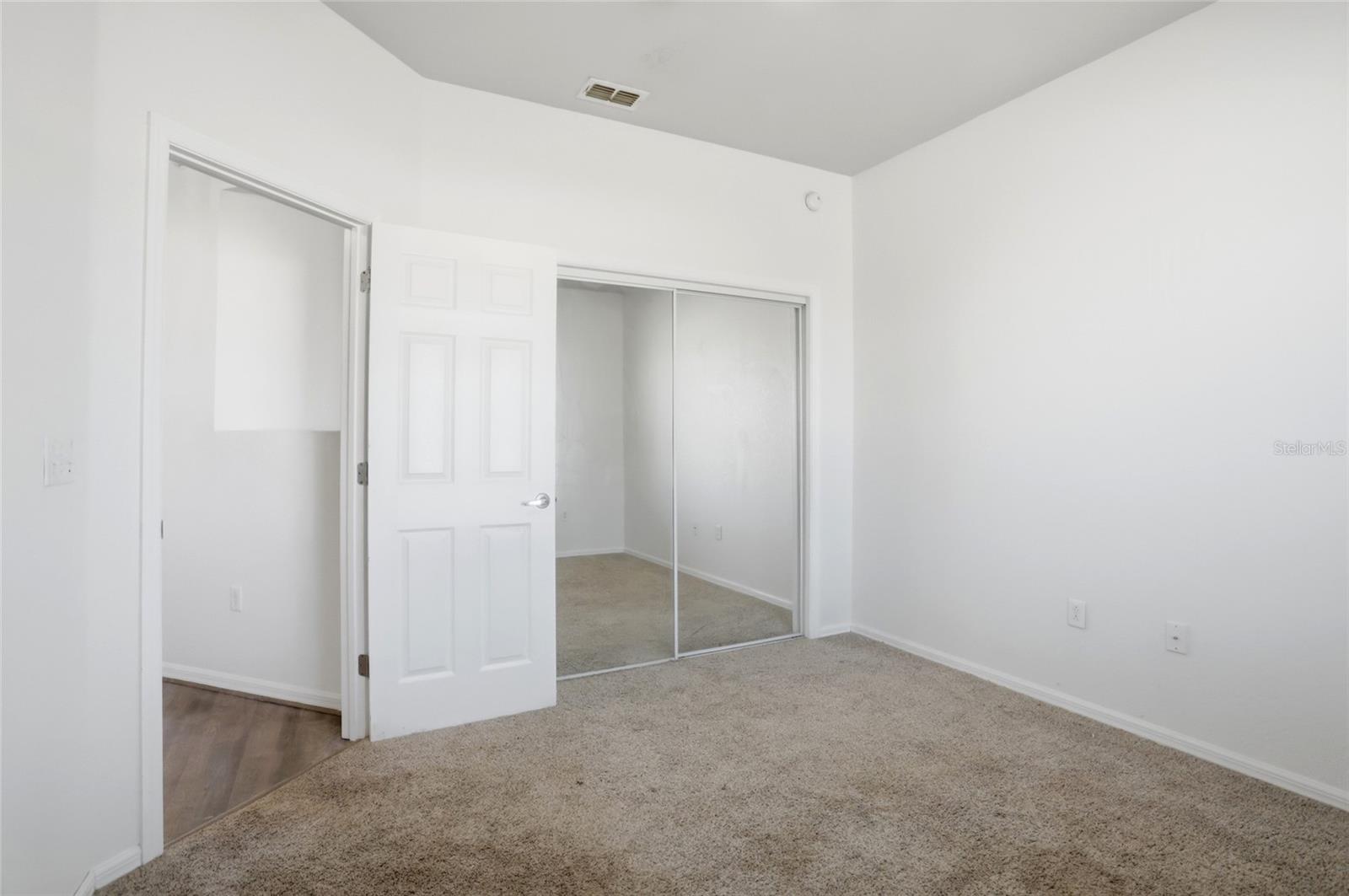 Image 5 of 41 For 720 Overlook Grove Dr