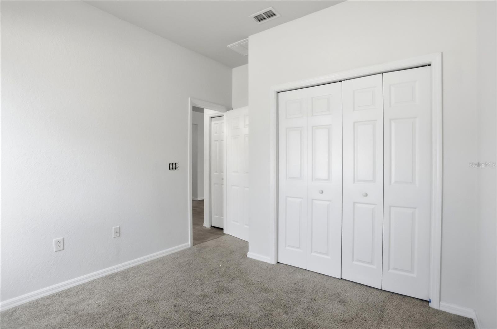 Image 8 of 41 For 720 Overlook Grove Dr