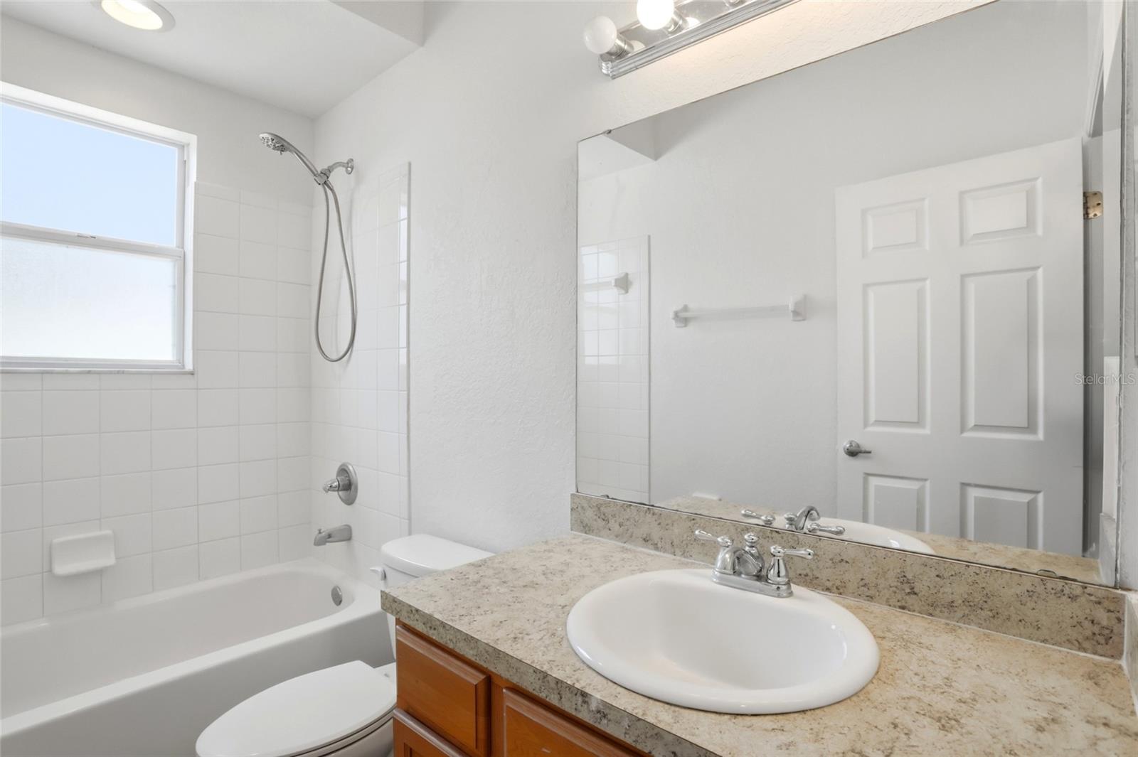 Image 9 of 41 For 720 Overlook Grove Dr