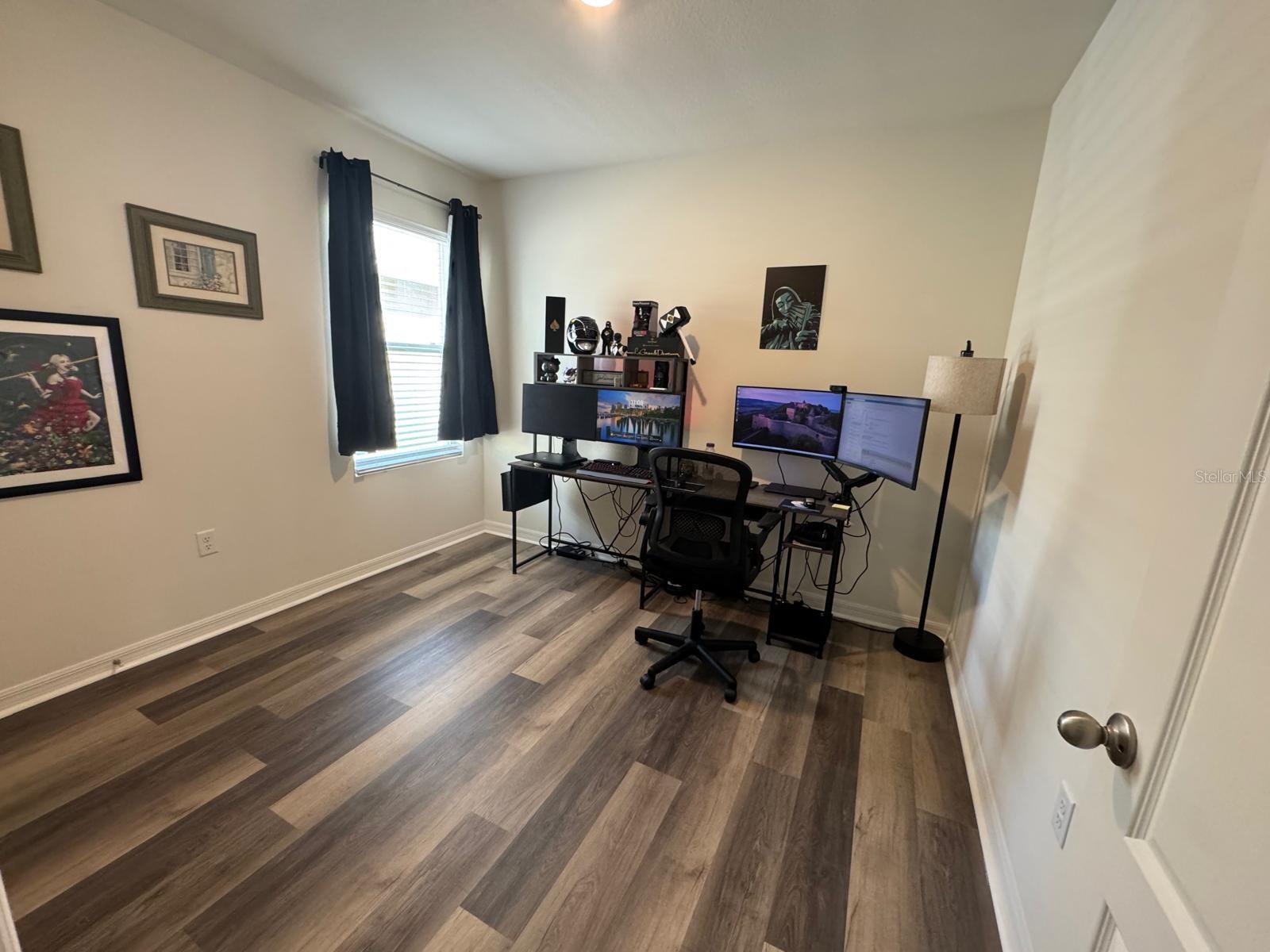 Image 15 of 30 For 916 August Sky Drive E