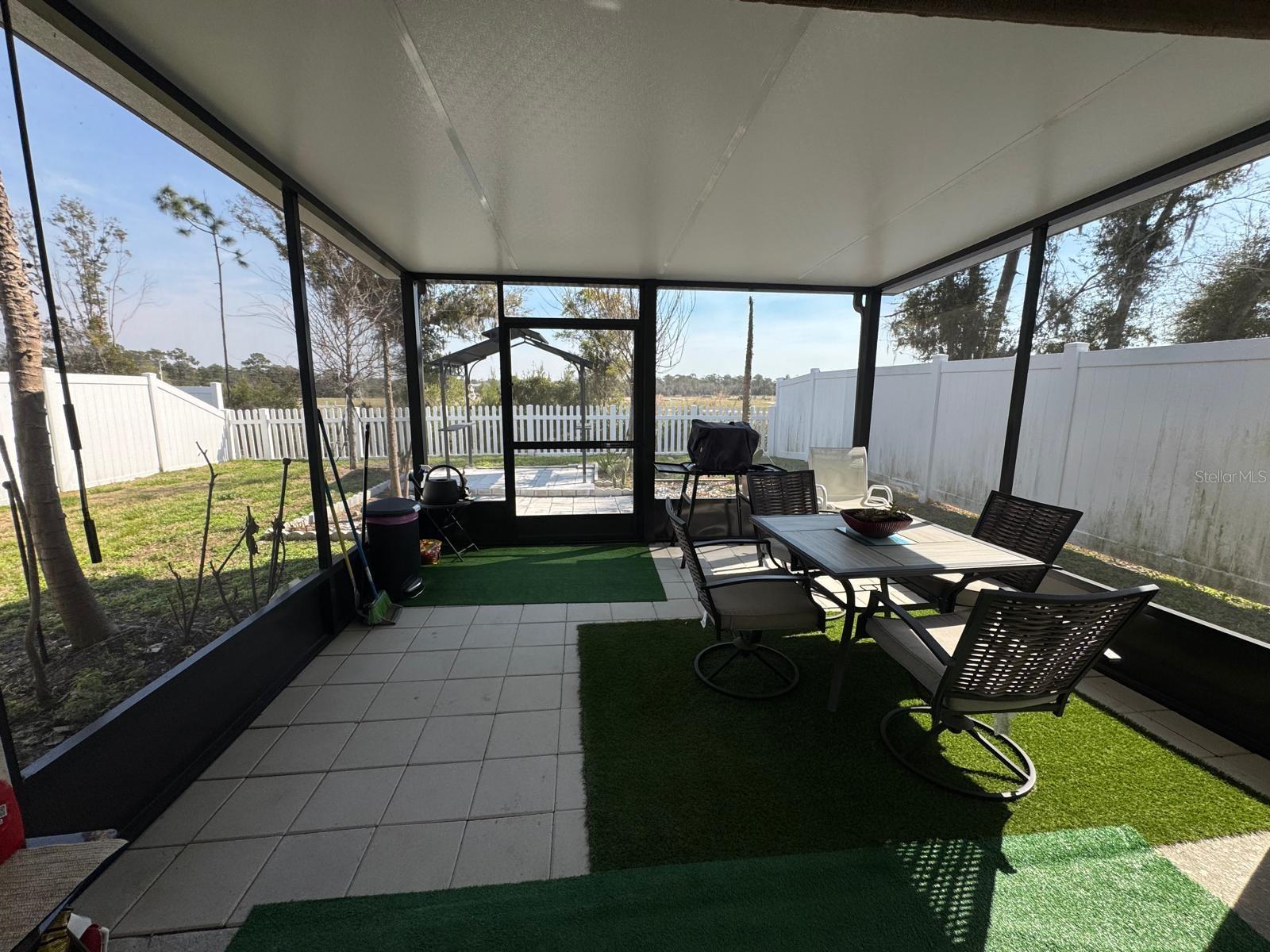 Image 21 of 30 For 916 August Sky Drive E