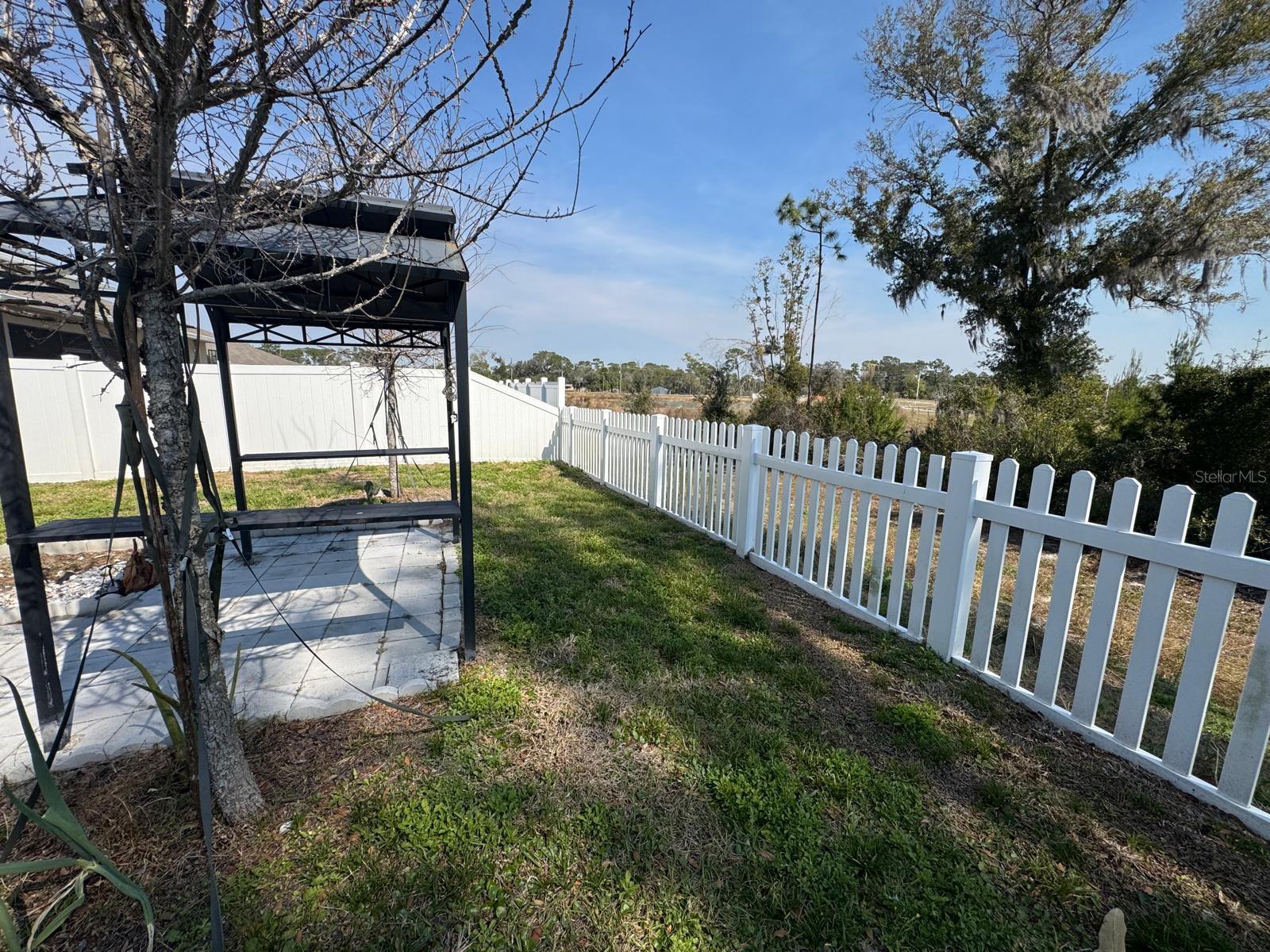 Image 23 of 30 For 916 August Sky Drive E