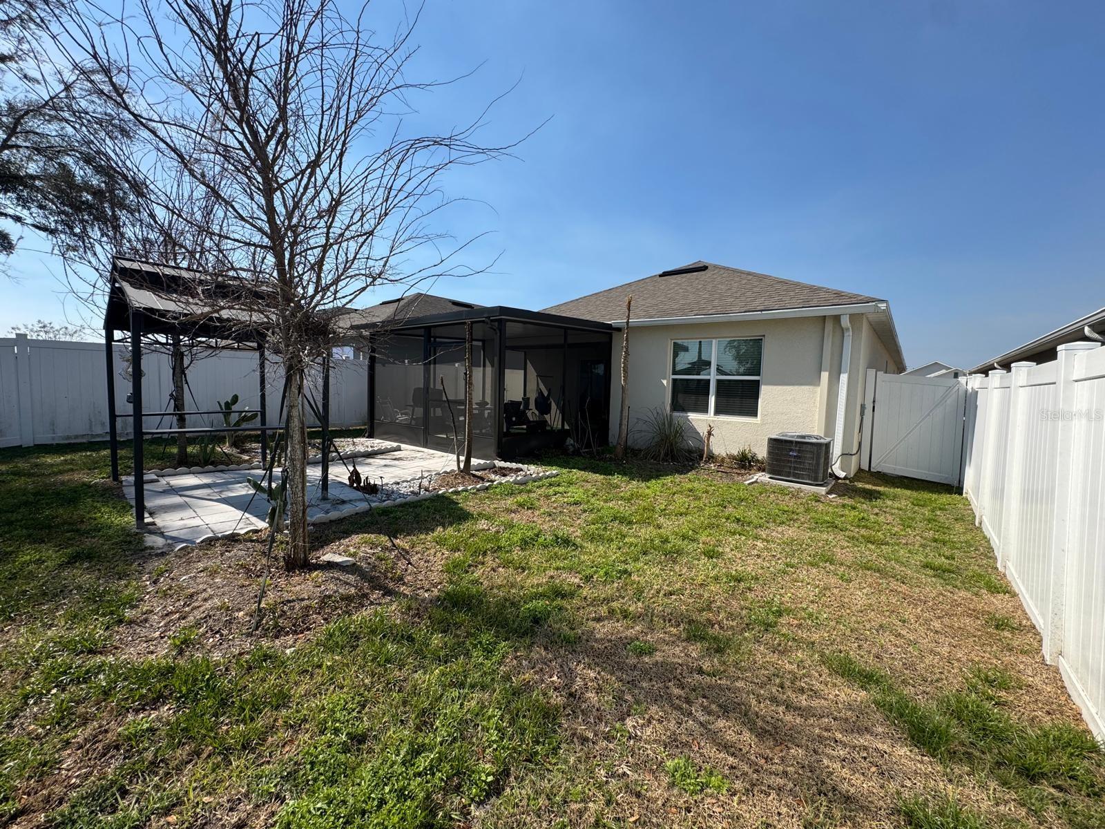 Image 26 of 30 For 916 August Sky Drive E