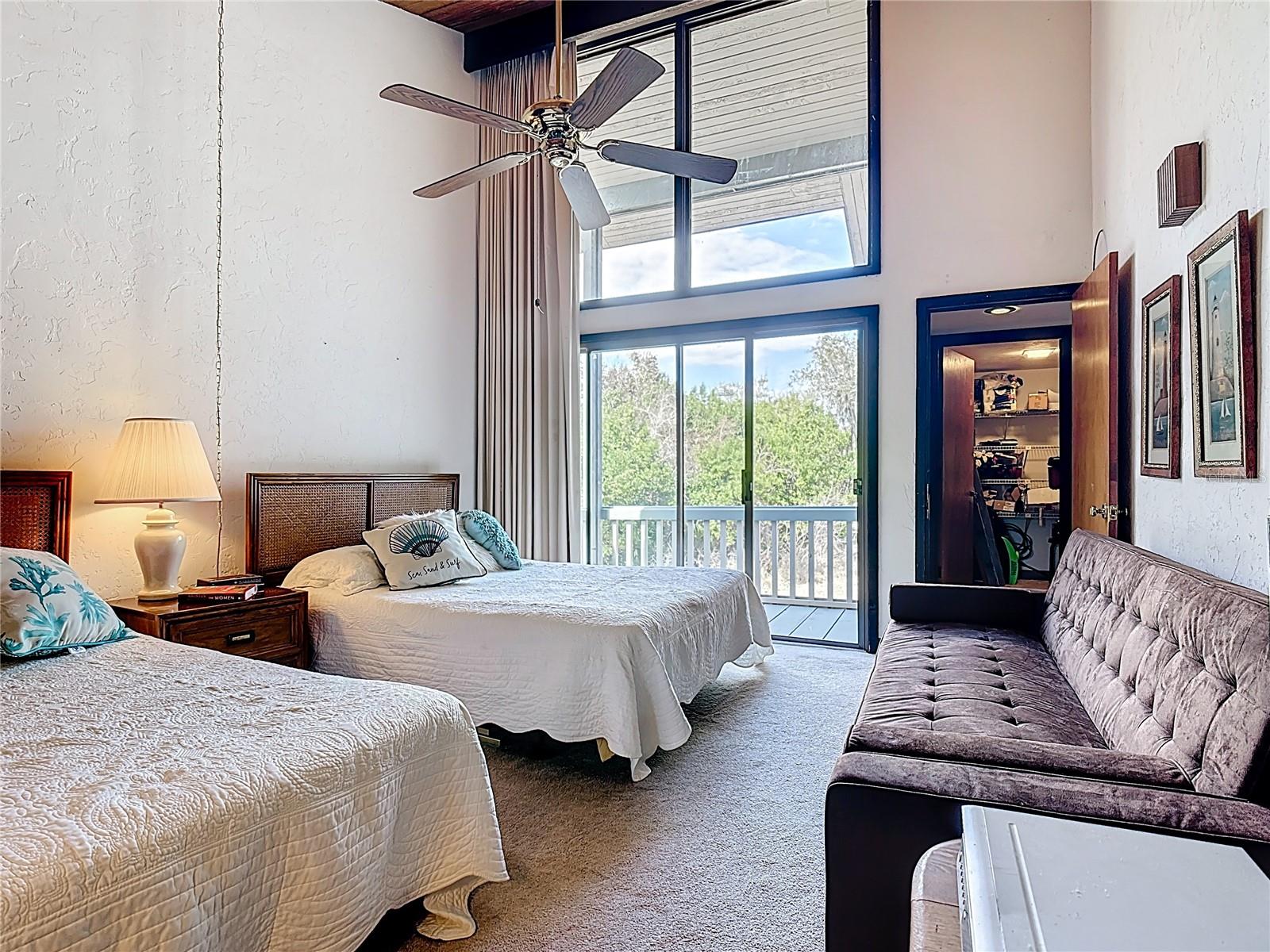 Image 19 of 38 For 4196 Abbey Court 4196