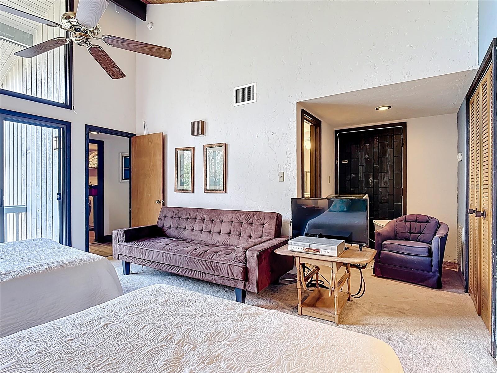 Image 20 of 38 For 4196 Abbey Court 4196