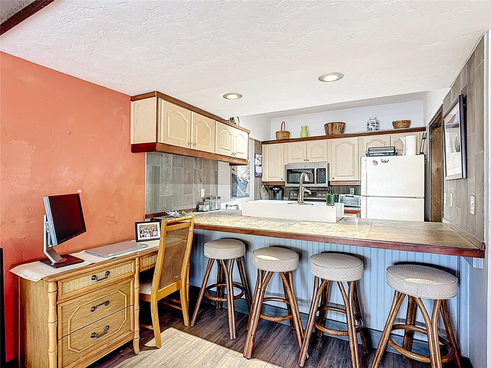 Image 3 of 38 For 4196 Abbey Court 4196