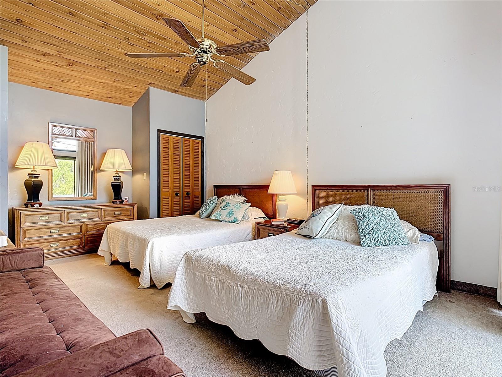 Image 4 of 38 For 4196 Abbey Court 4196