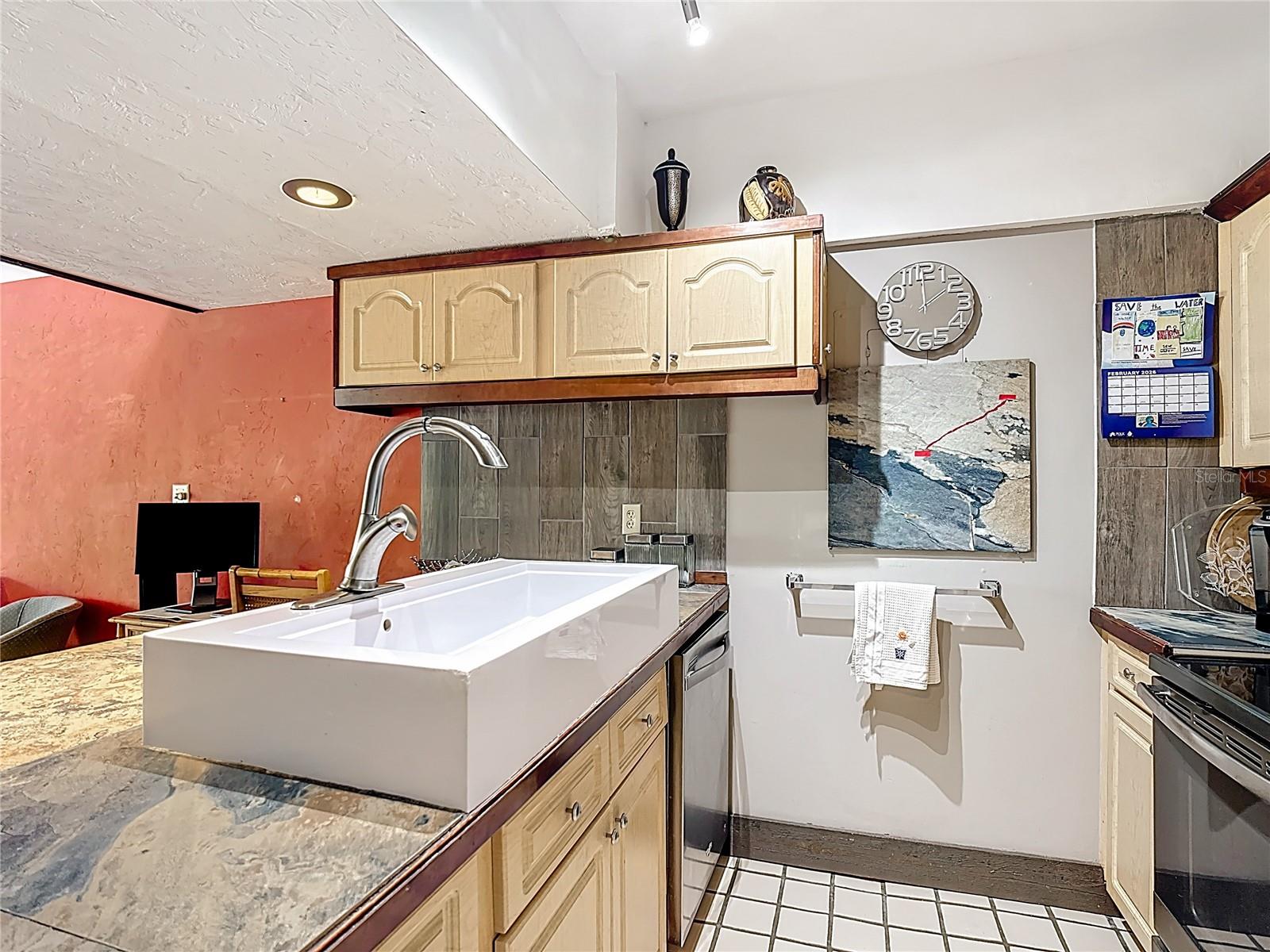 Image 9 of 38 For 4196 Abbey Court 4196