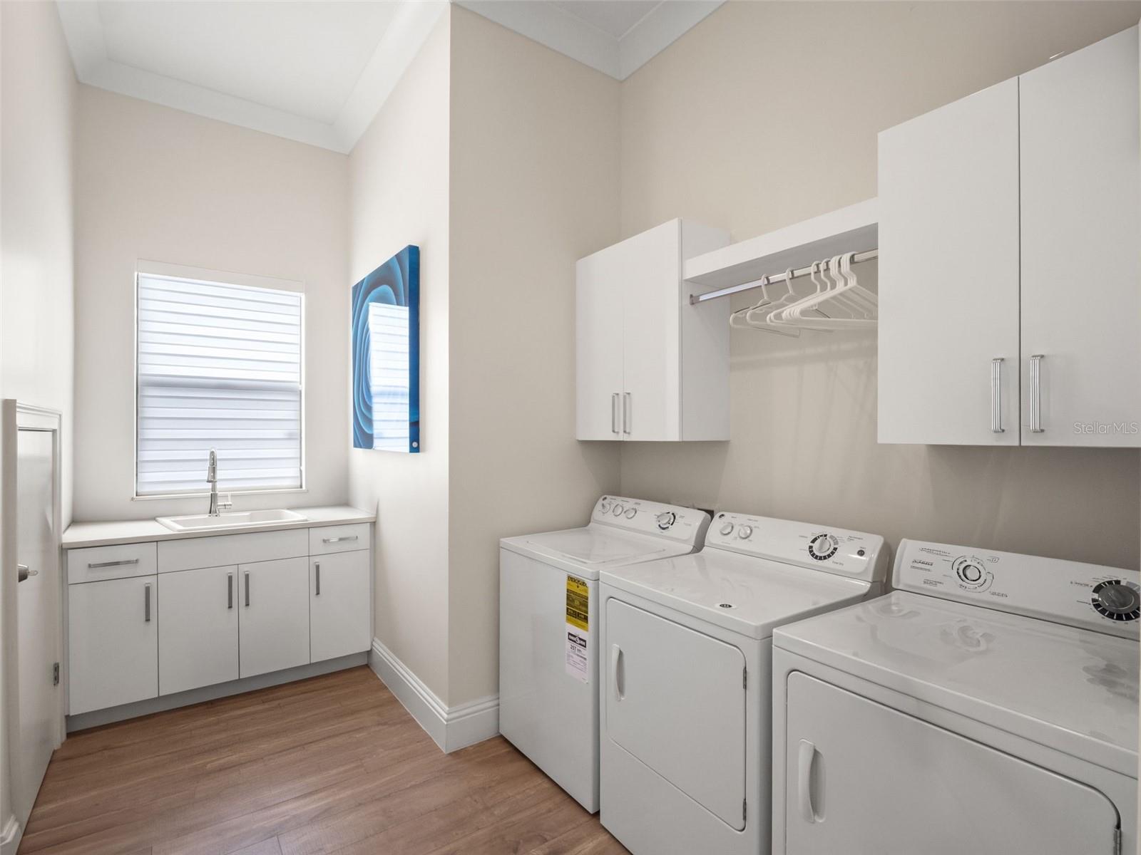 Image 20 of 51 For 8182 Valhalla Terrace