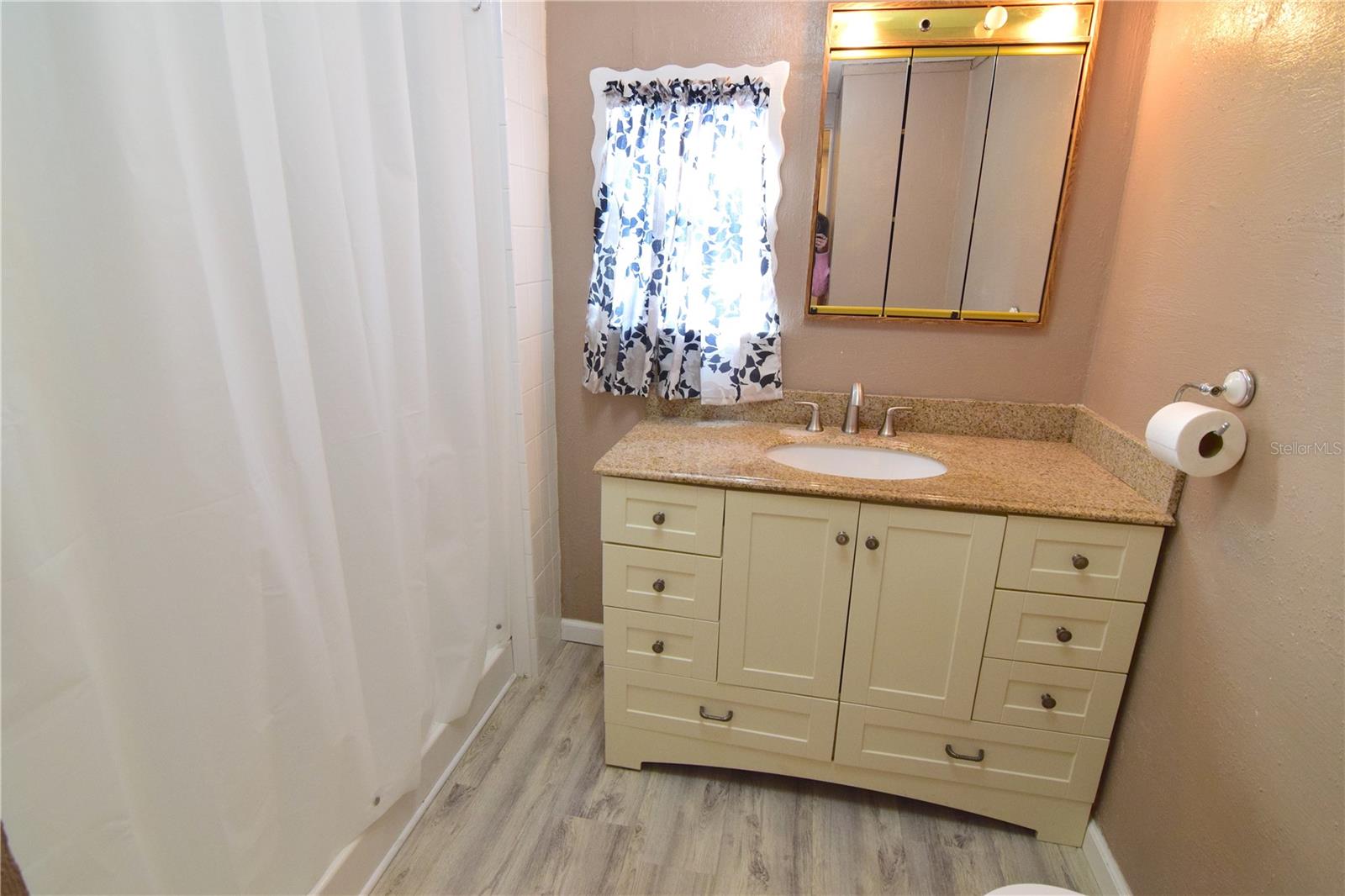 Image 14 of 35 For 3610 Jamaica Circle