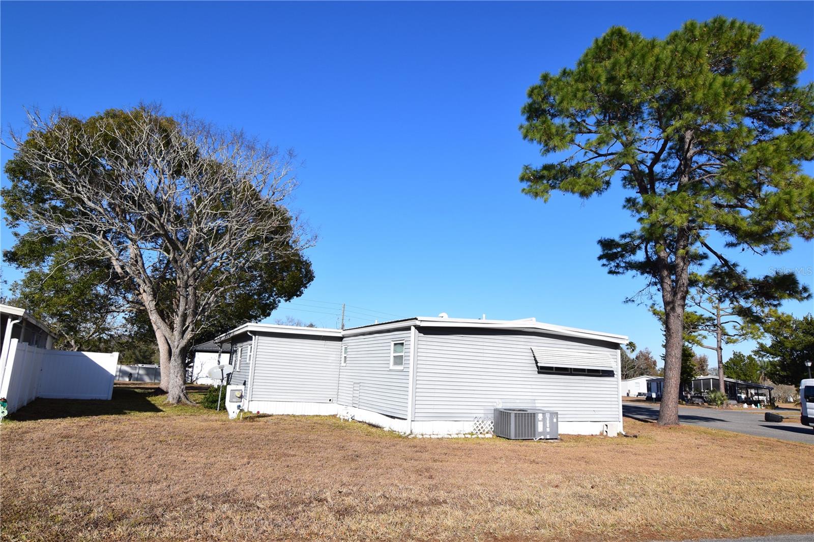 Image 19 of 35 For 3610 Jamaica Circle