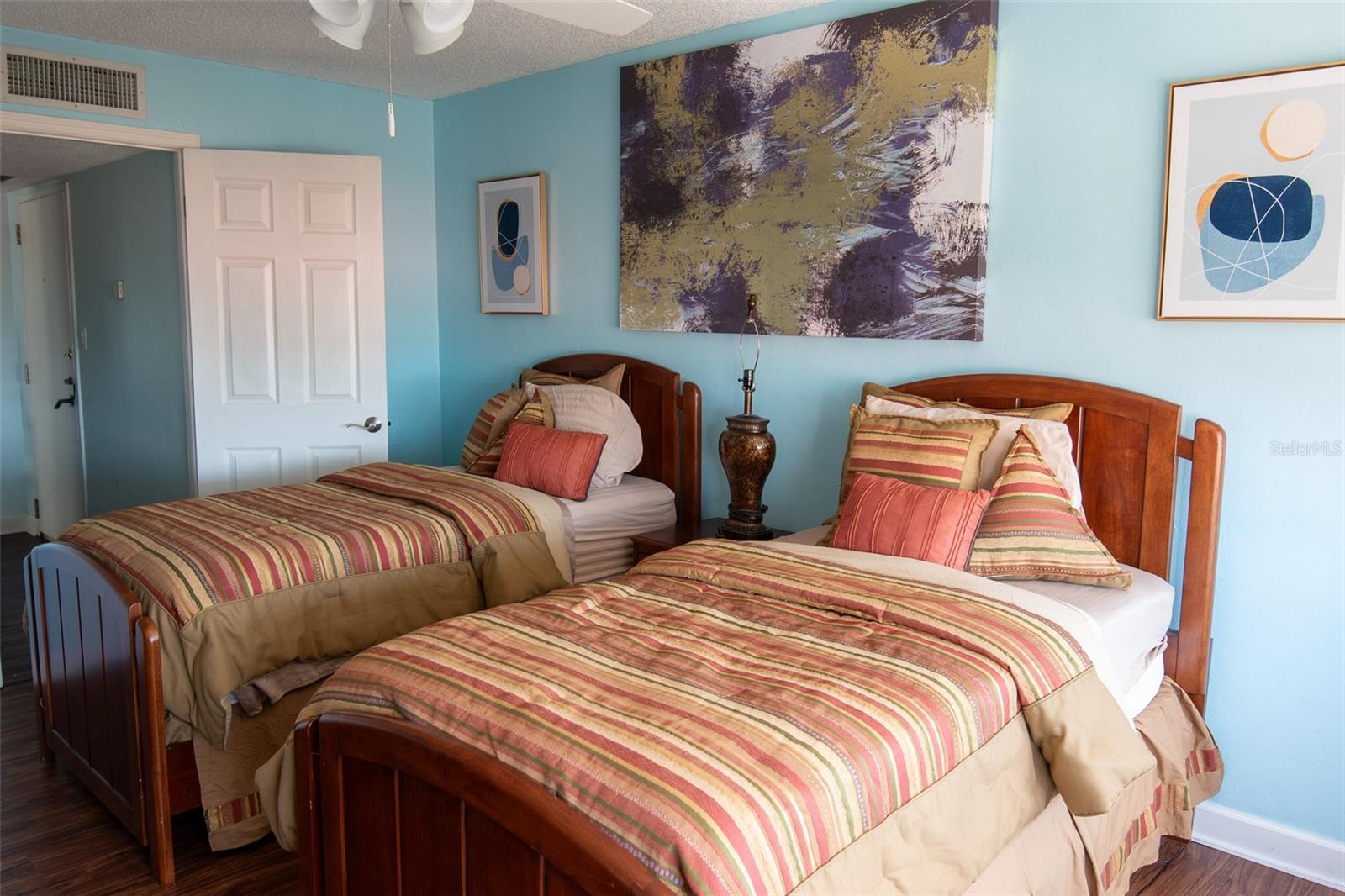 Image 28 of 47 For 2947 Atlantic Avenue 606