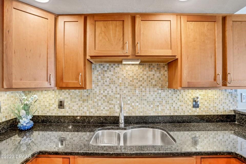 Image 6 of 47 For 2947 Atlantic Avenue 606