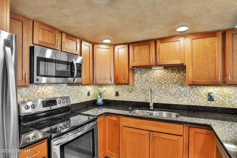 Image 7 of 47 For 2947 Atlantic Avenue 606