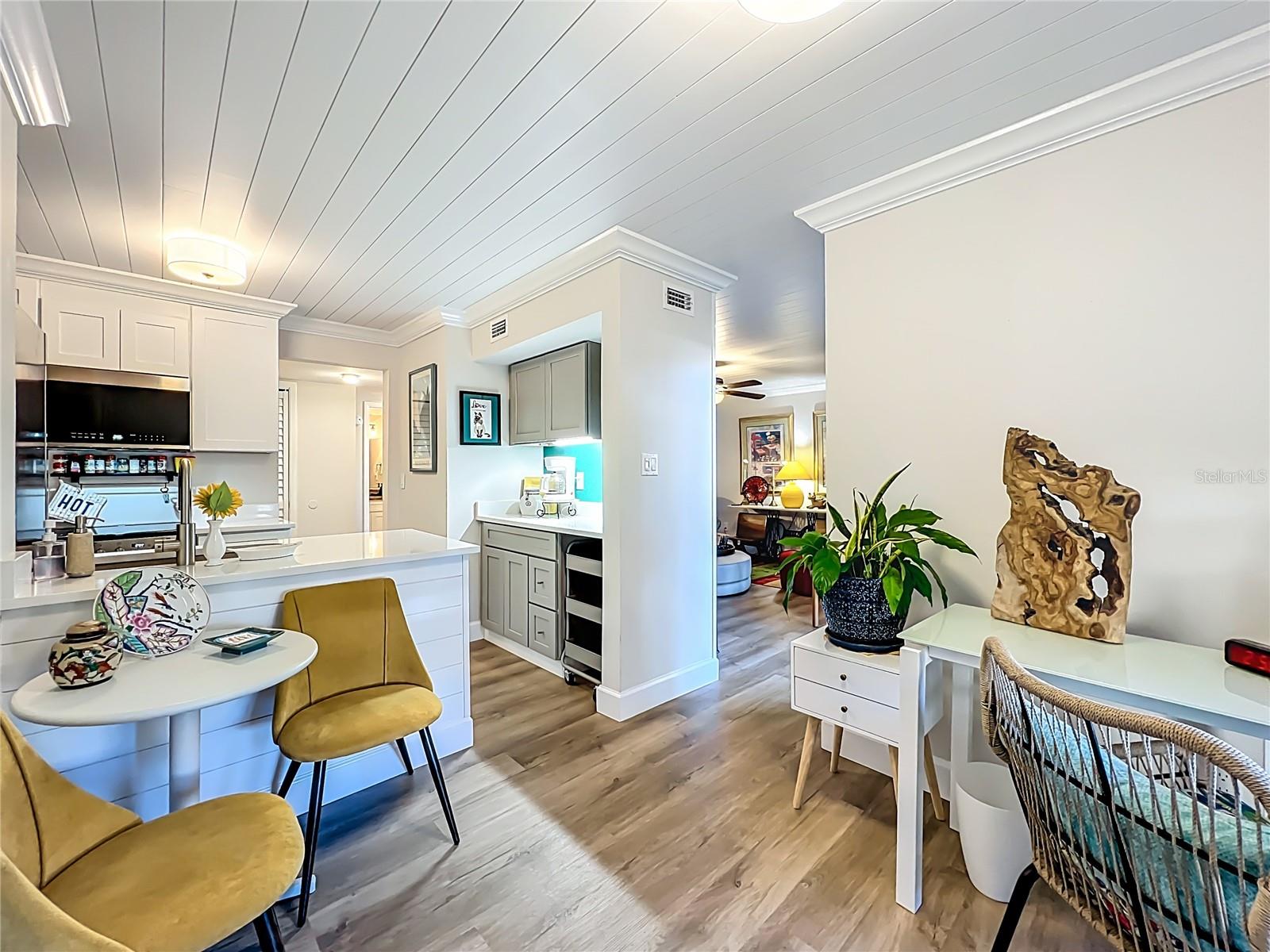 Image 15 of 52 For 200 Saint Andrews Boulevard 705