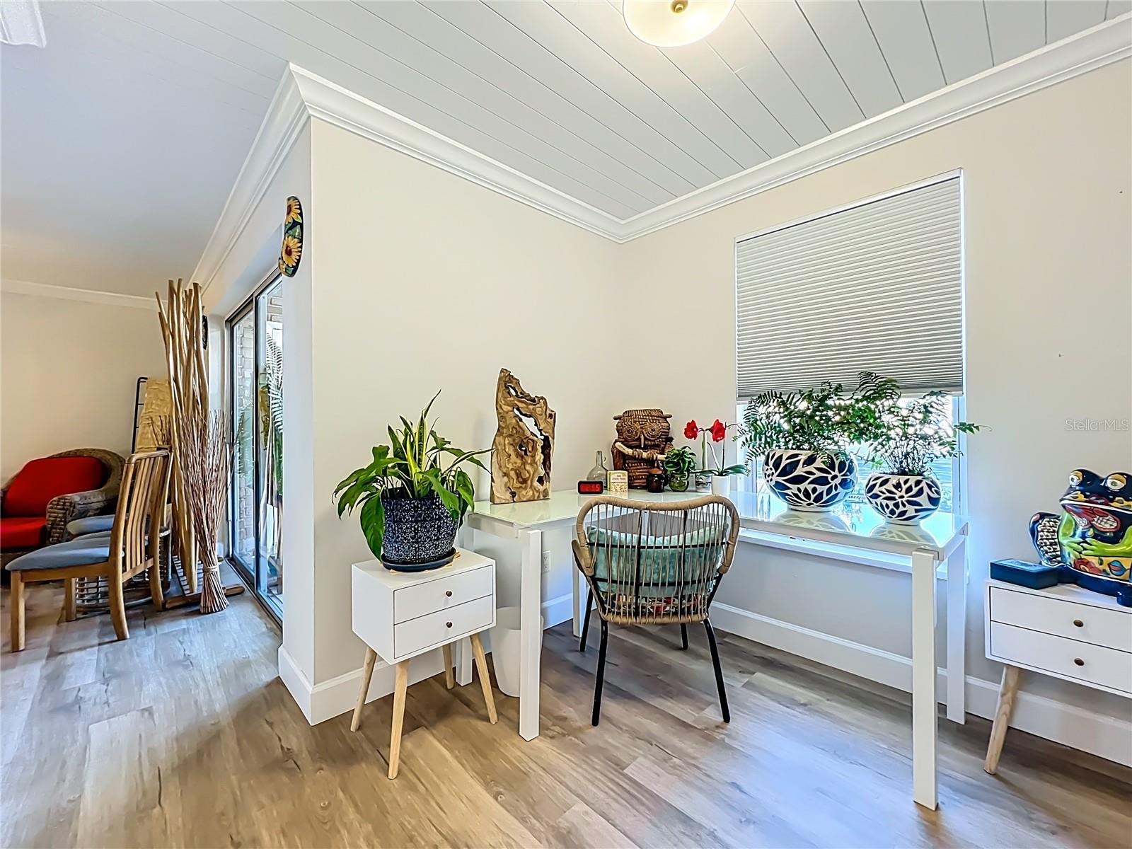 Image 17 of 52 For 200 Saint Andrews Boulevard 705