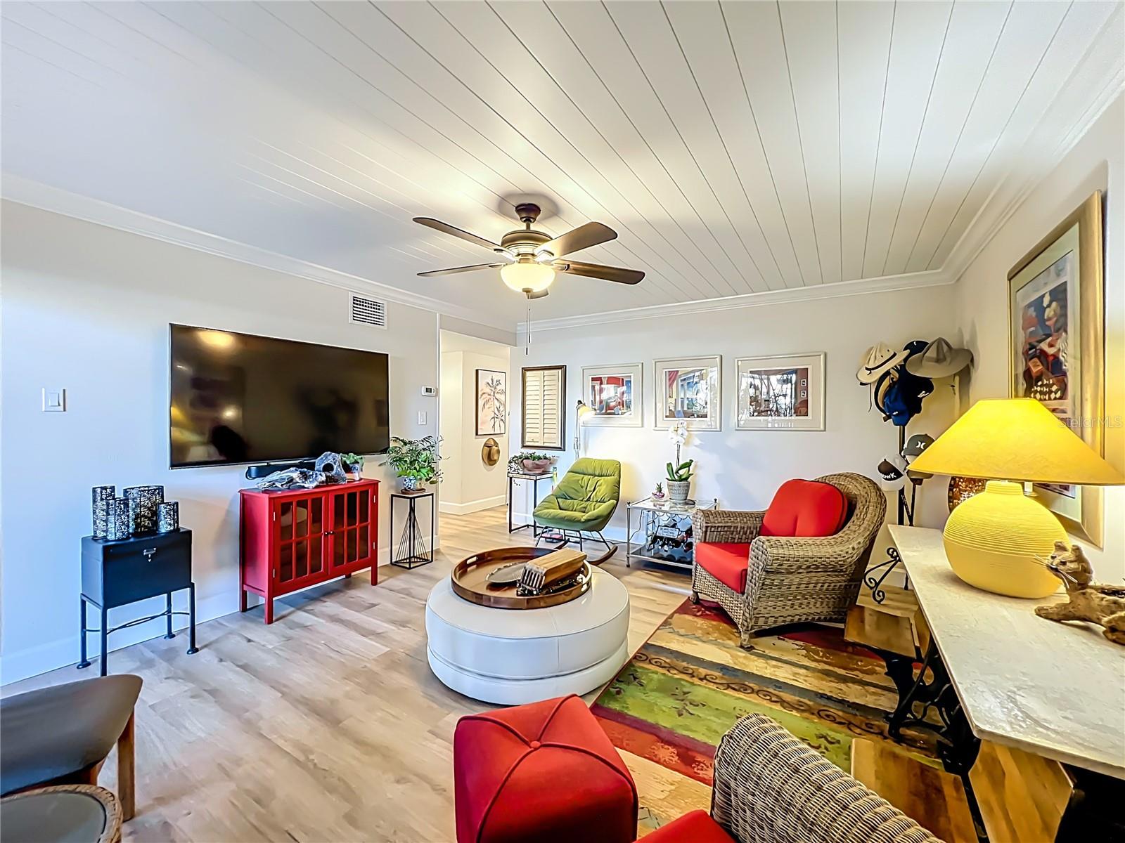 Image 19 of 52 For 200 Saint Andrews Boulevard 705