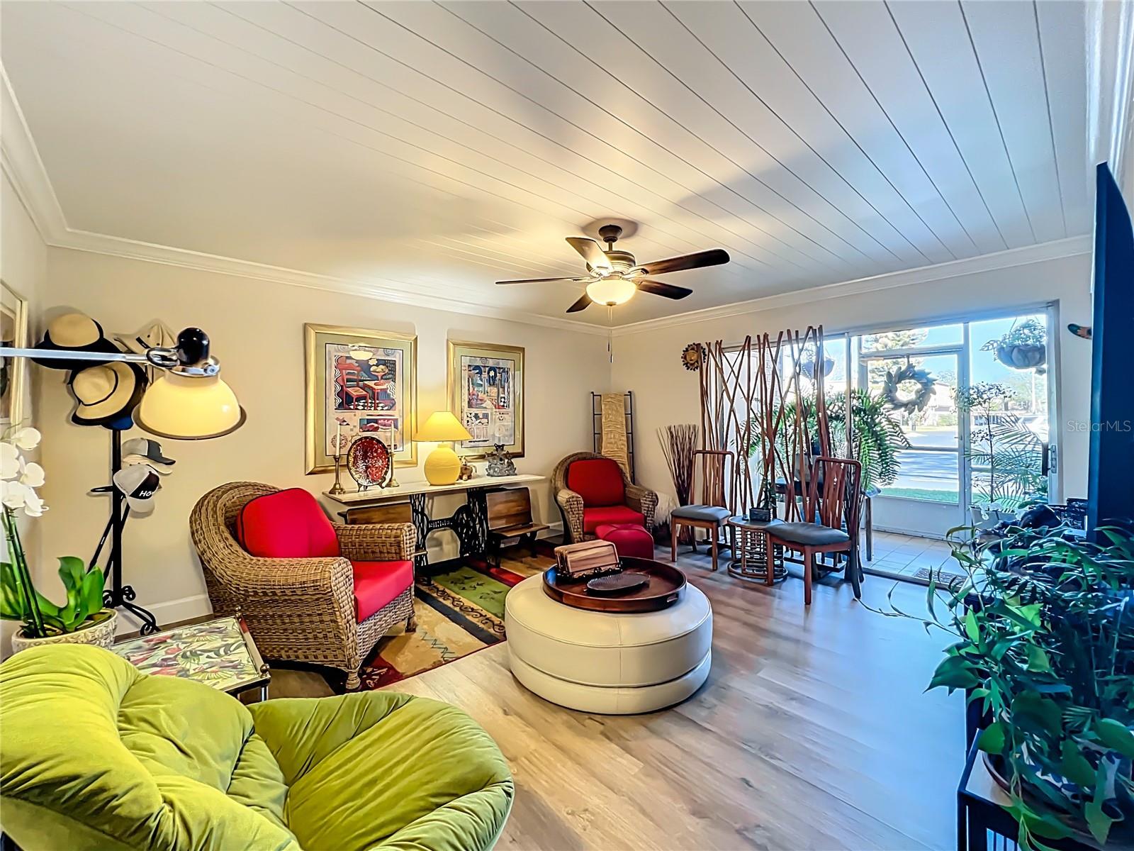 Image 21 of 52 For 200 Saint Andrews Boulevard 705