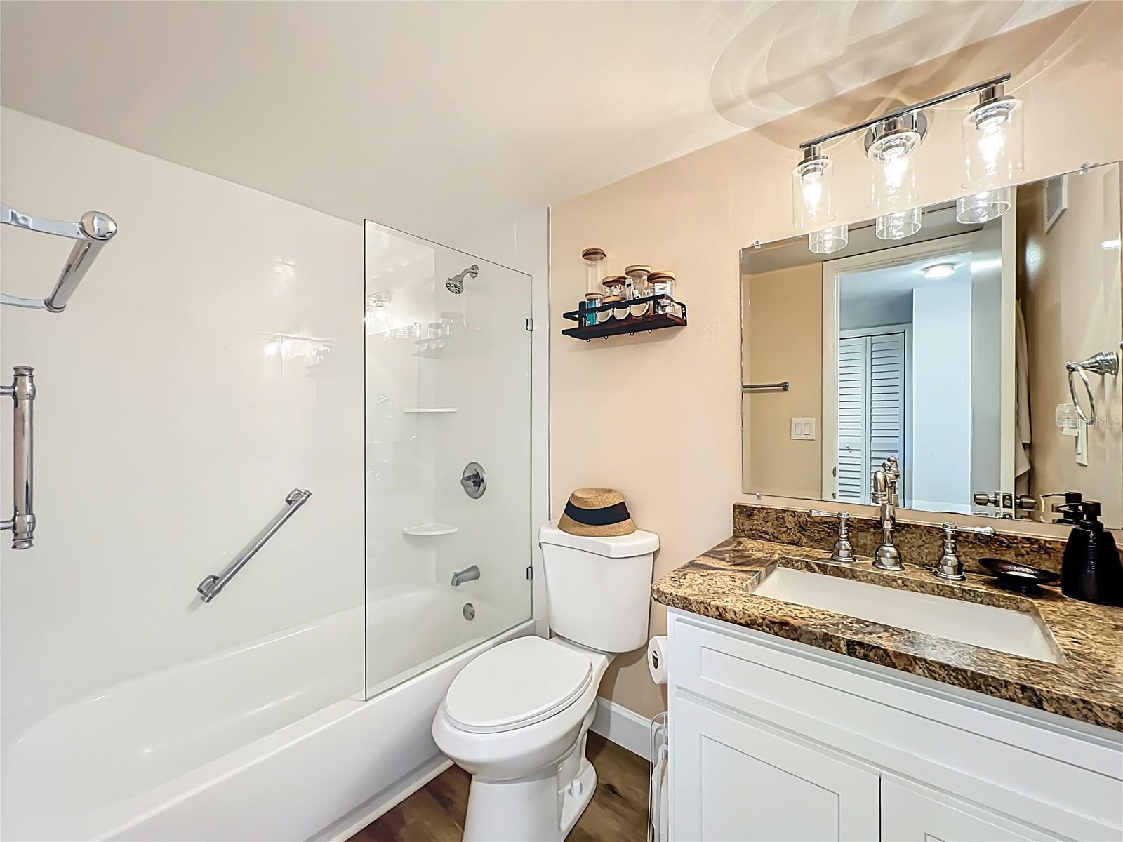 Image 24 of 52 For 200 Saint Andrews Boulevard 705