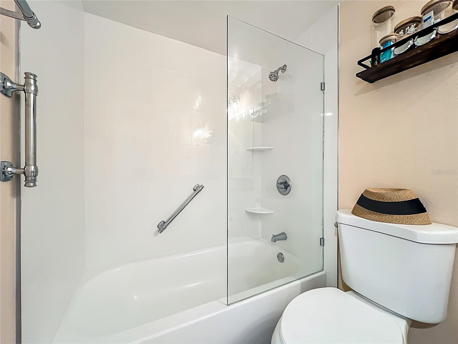 Image 25 of 52 For 200 Saint Andrews Boulevard 705