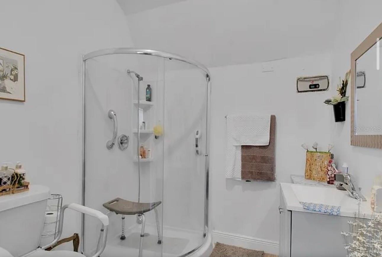 Image 17 of 21 For 5005 Nova Avenue