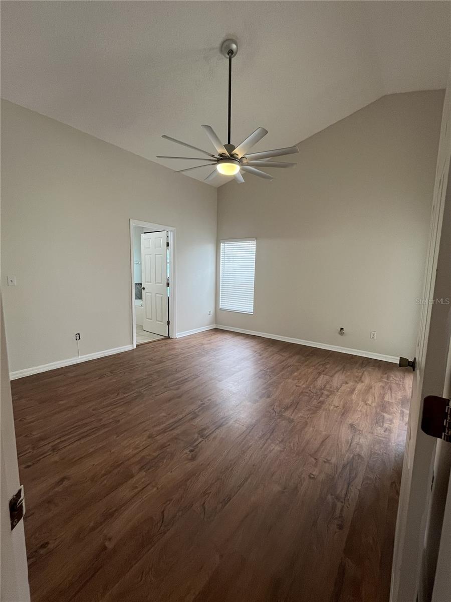 Image 10 of 22 For 12412 Castlemain Trail