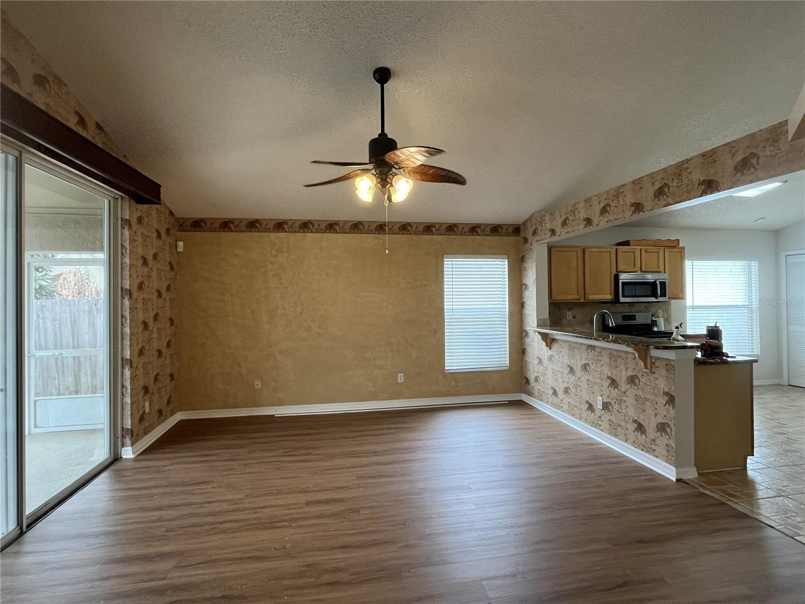 Image 8 of 22 For 12412 Castlemain Trail