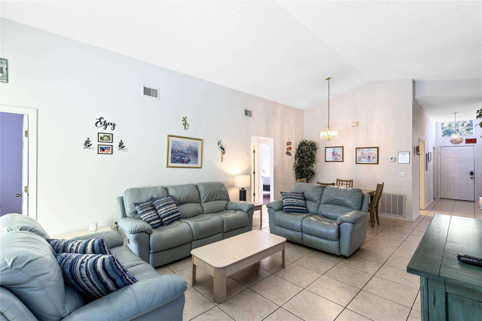 Image 10 of 30 For 17546 Silver Creek Court