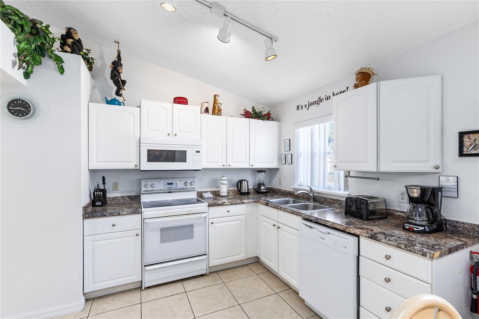 Image 4 of 30 For 17546 Silver Creek Court