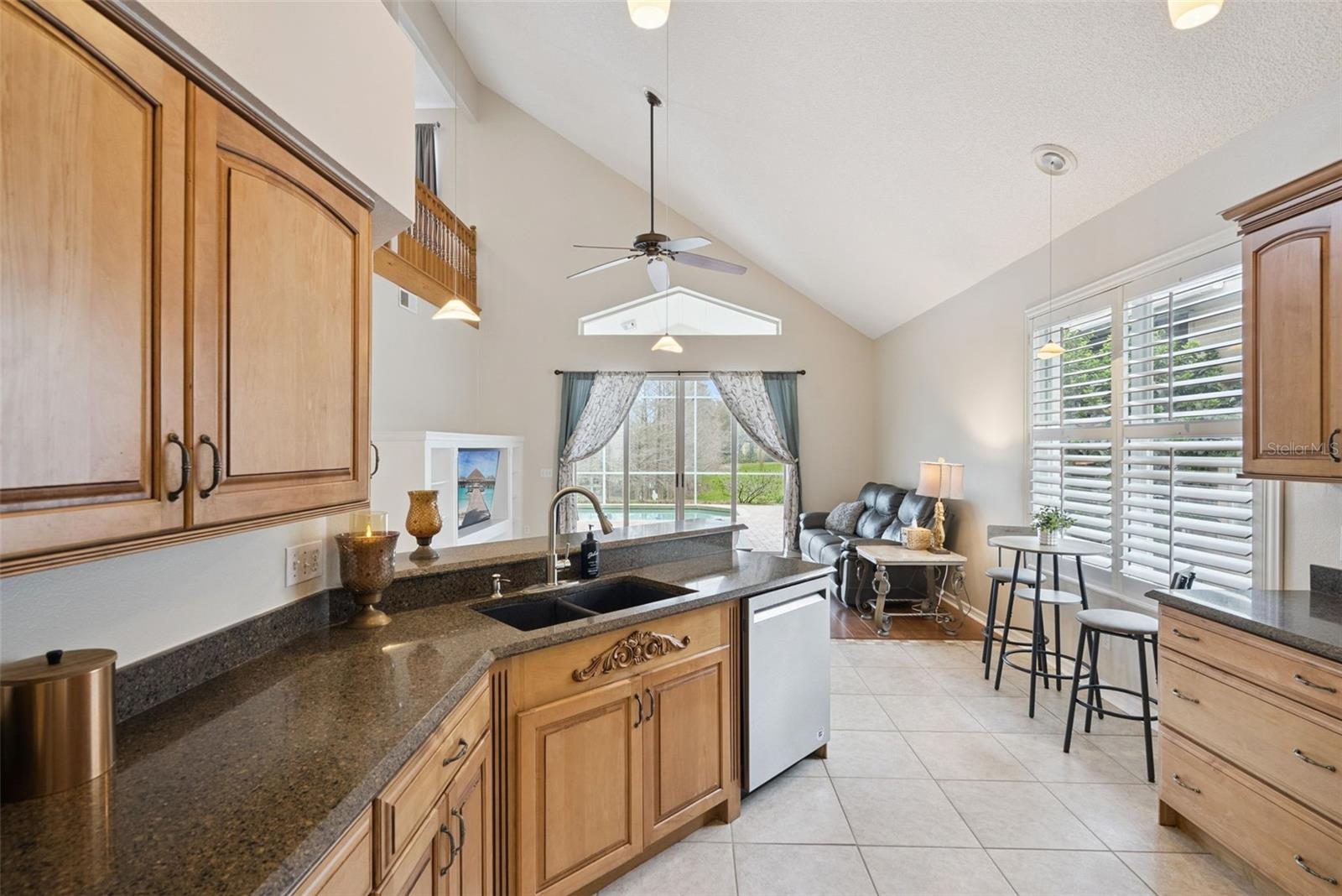 Image 18 of 59 For 981 Lake Claire Circle