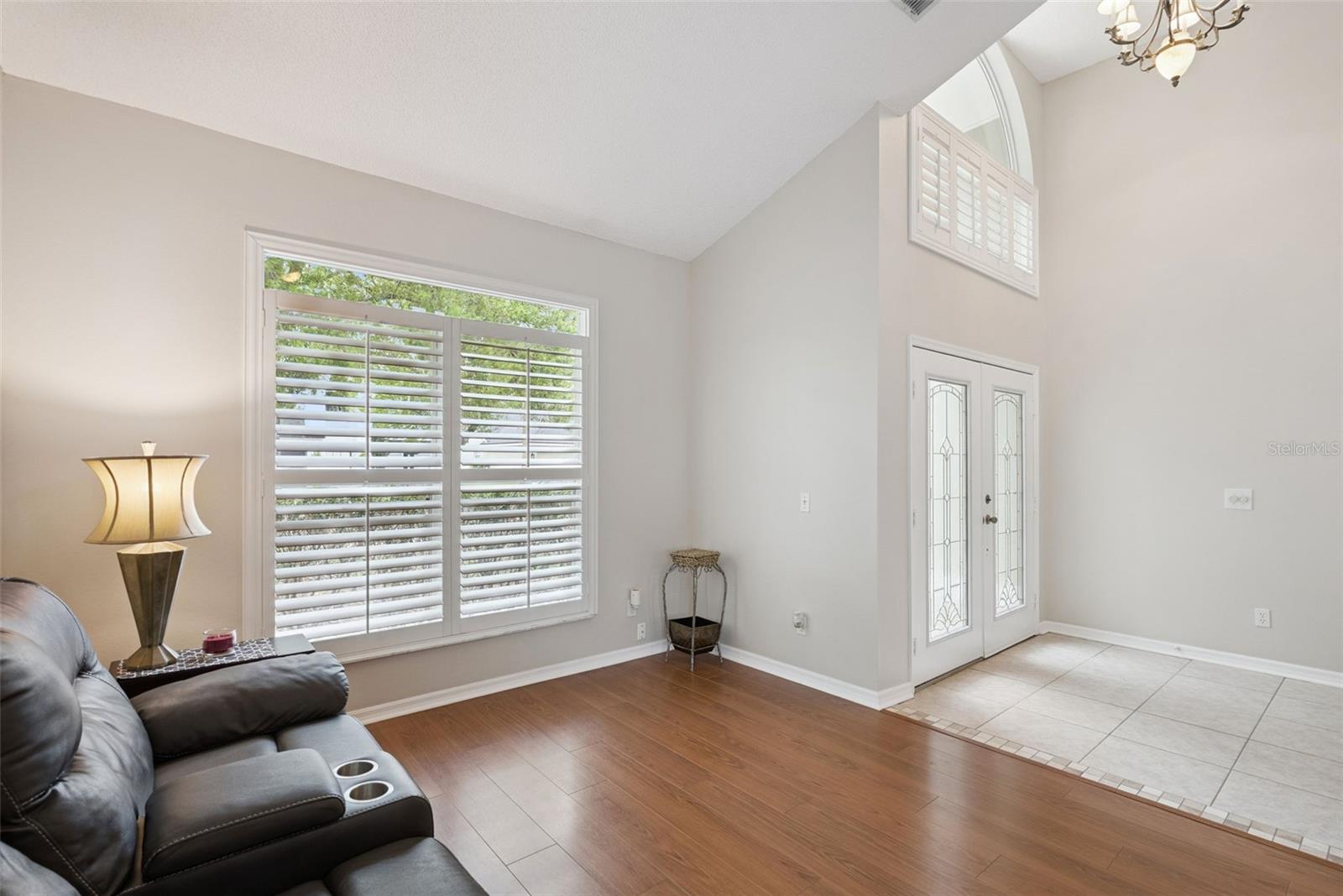 Image 4 of 59 For 981 Lake Claire Circle