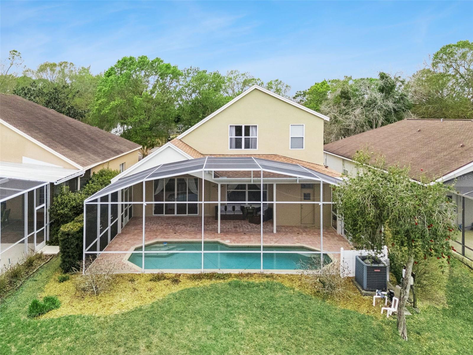 Image 49 of 59 For 981 Lake Claire Circle