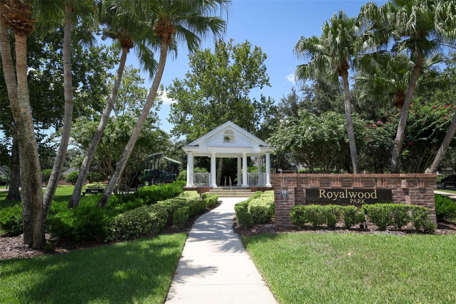 Image 54 of 59 For 981 Lake Claire Circle