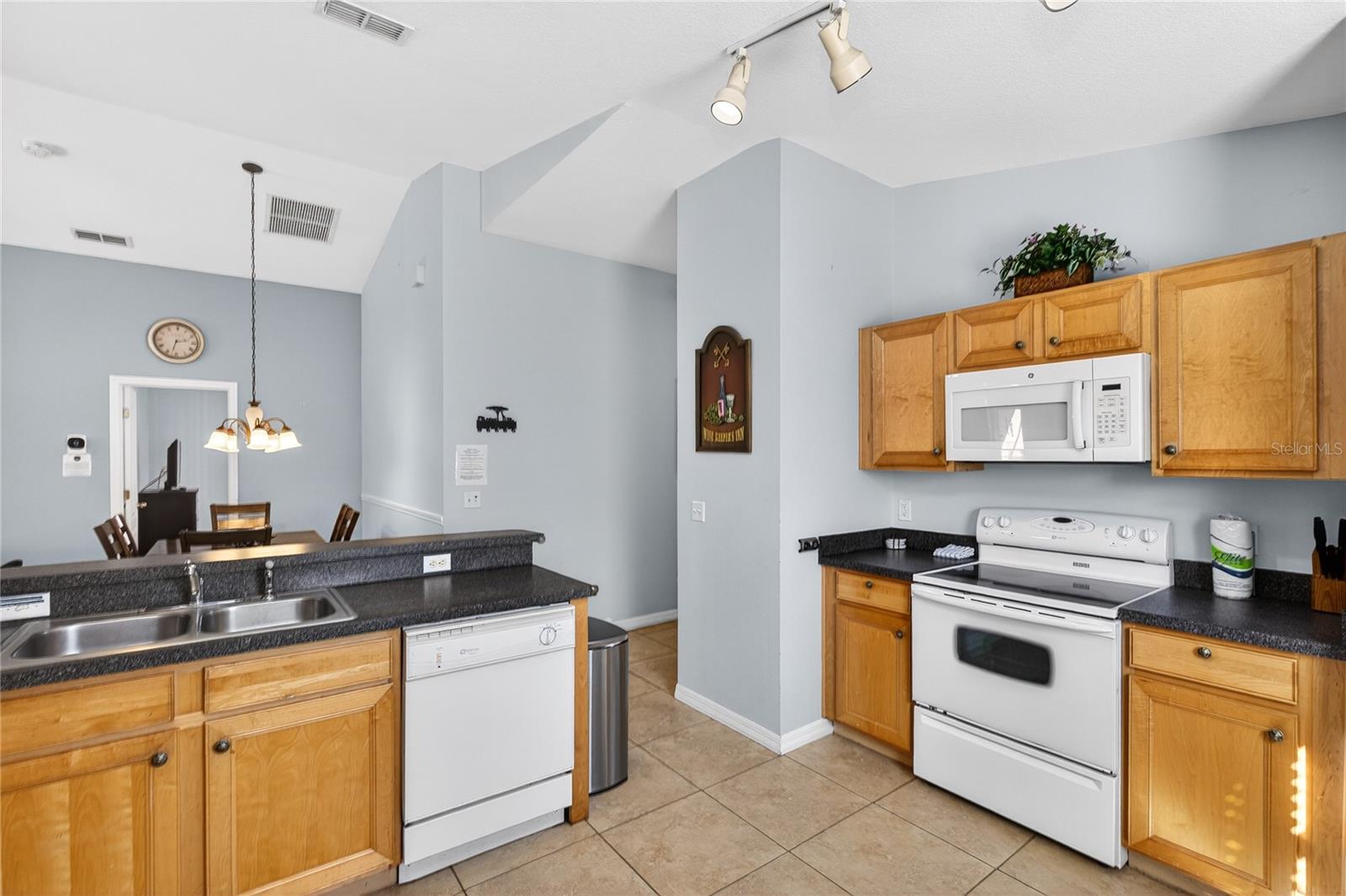 Image 4 of 34 For 489 Scrub Jay Way