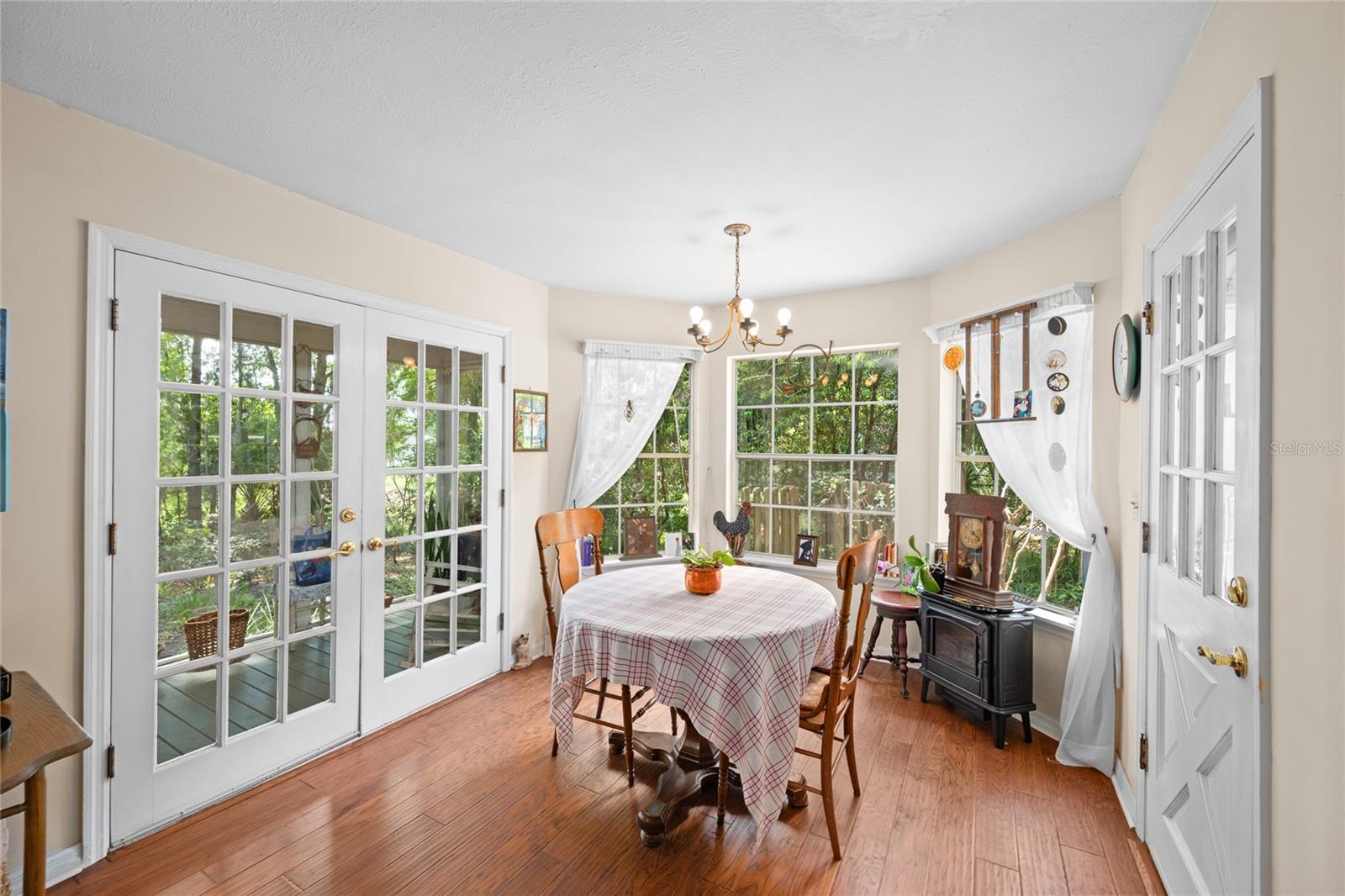 Image 14 of 45 For 2132 Palm Vista Drive