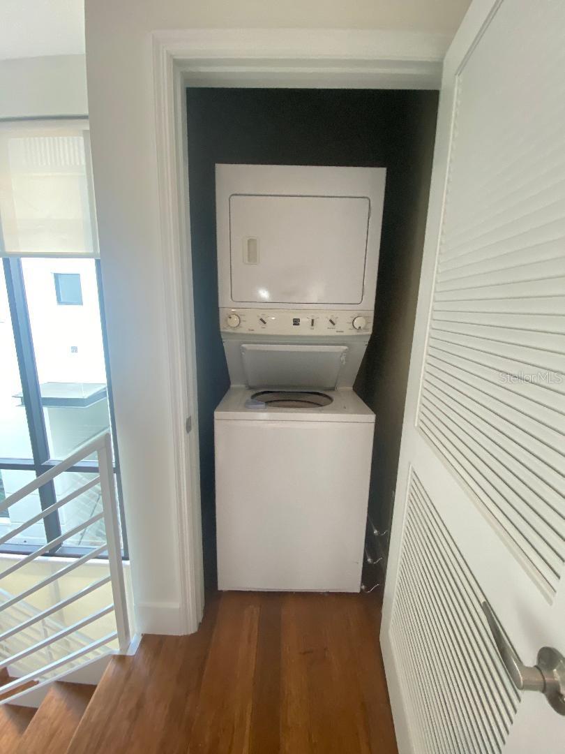 Image 23 of 29 For 350 Osceola Avenue 3