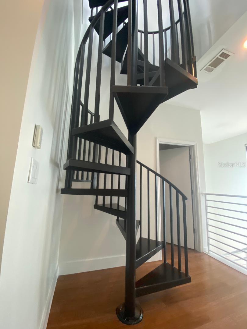 Image 25 of 29 For 350 Osceola Avenue 3