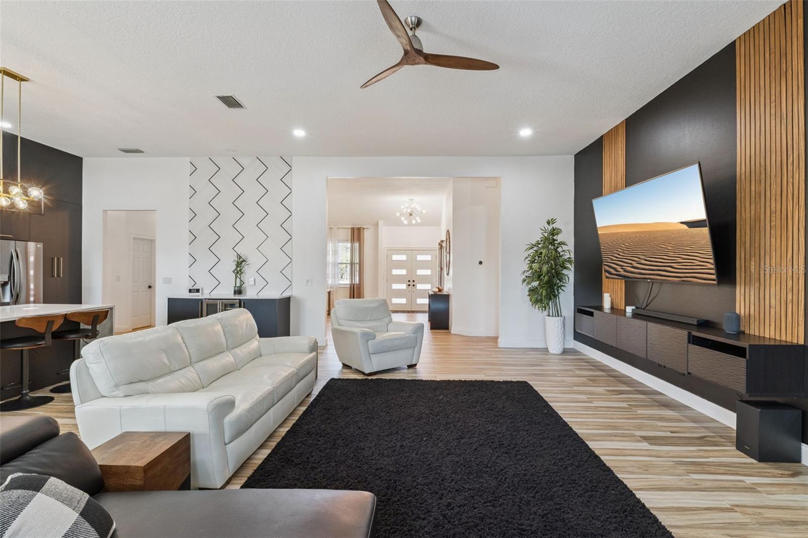 Image 11 of 52 For 32345 Wolfs Trail