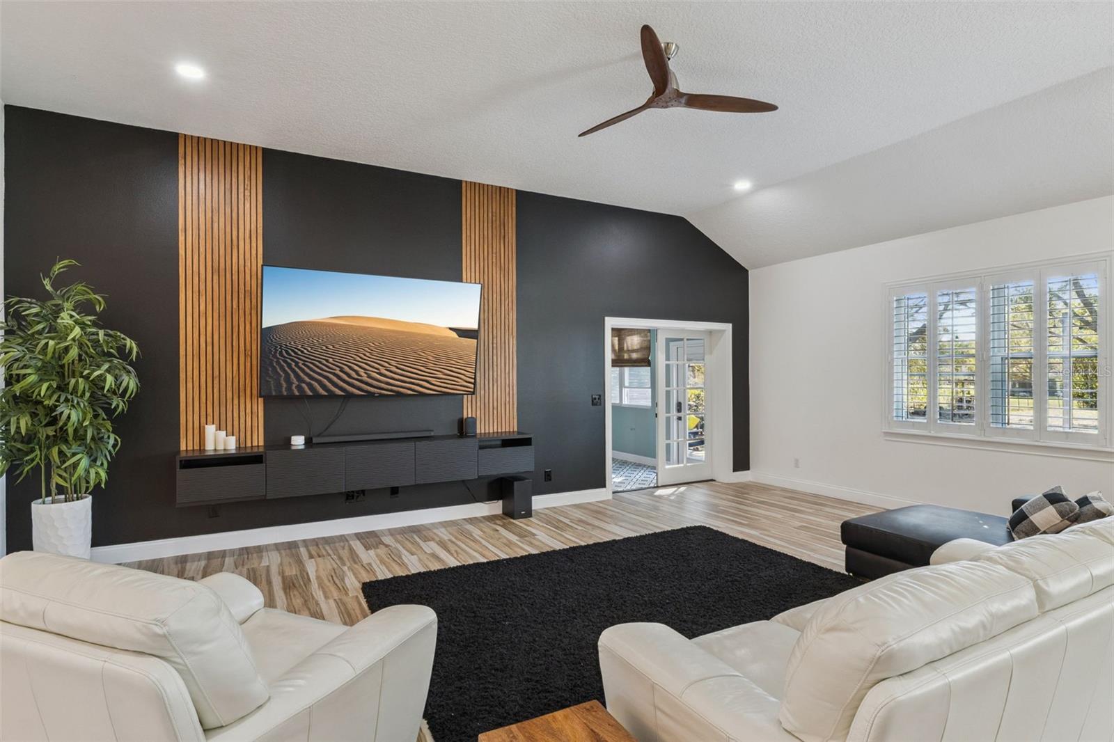 Image 12 of 52 For 32345 Wolfs Trail