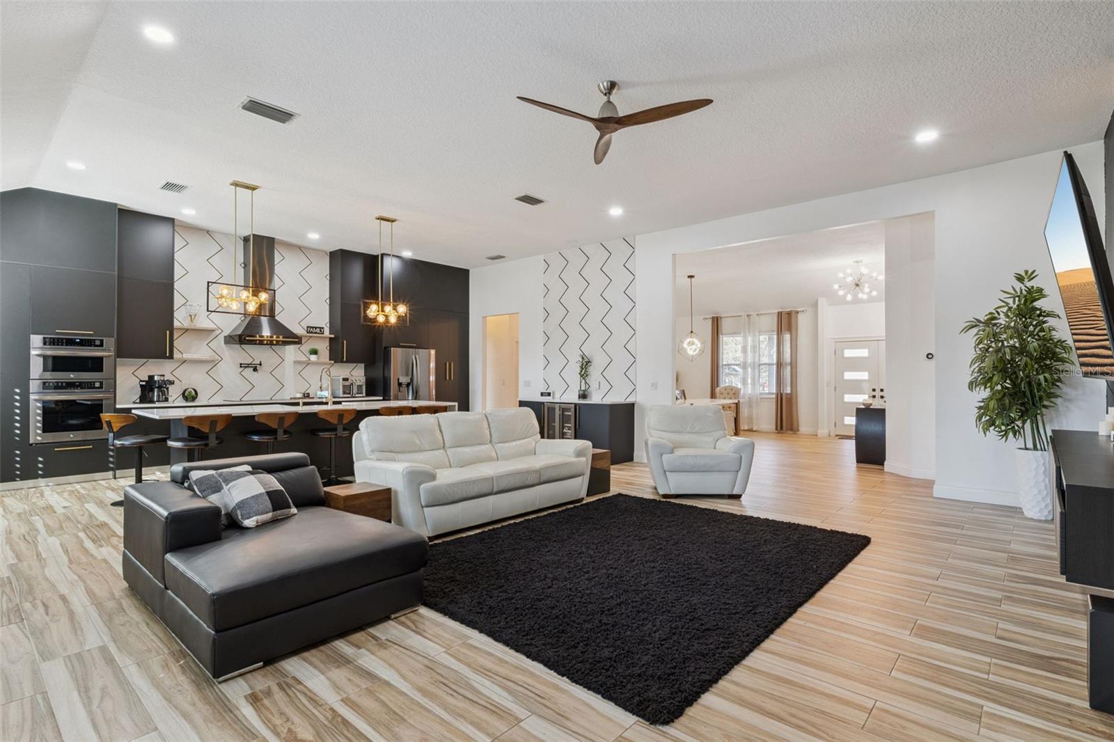 Image 13 of 52 For 32345 Wolfs Trail