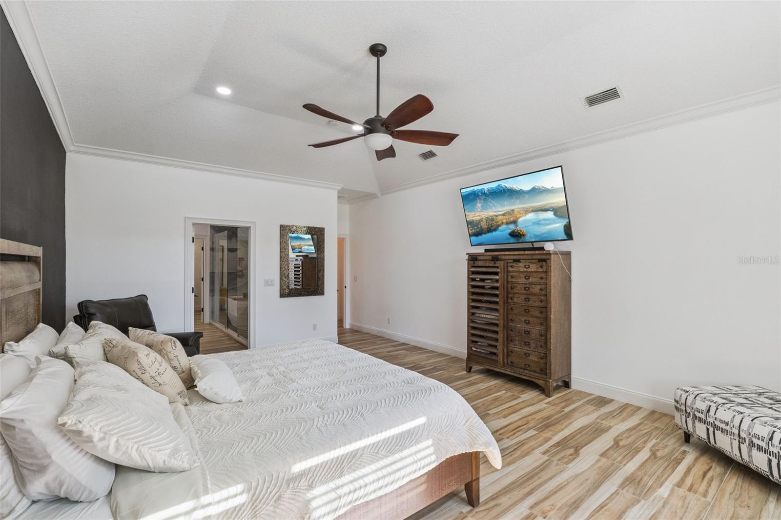 Image 22 of 52 For 32345 Wolfs Trail