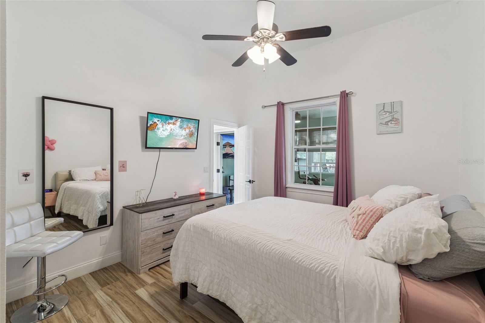 Image 32 of 52 For 32345 Wolfs Trail