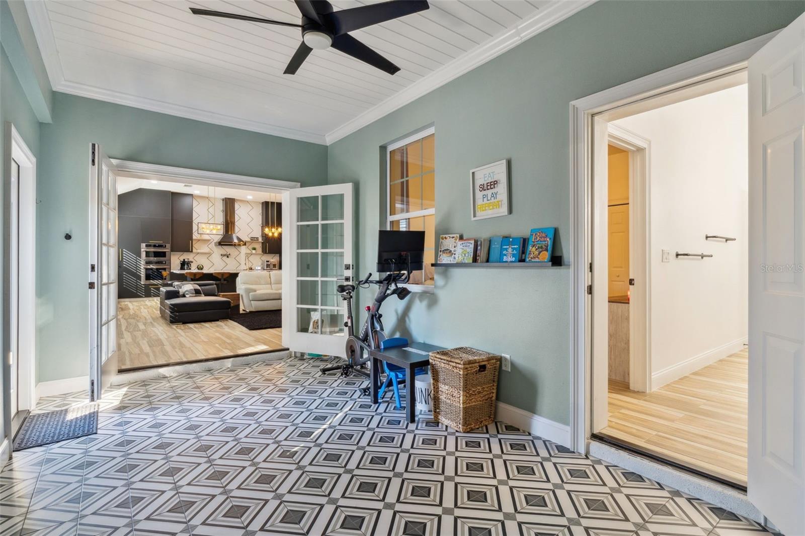 Image 34 of 52 For 32345 Wolfs Trail