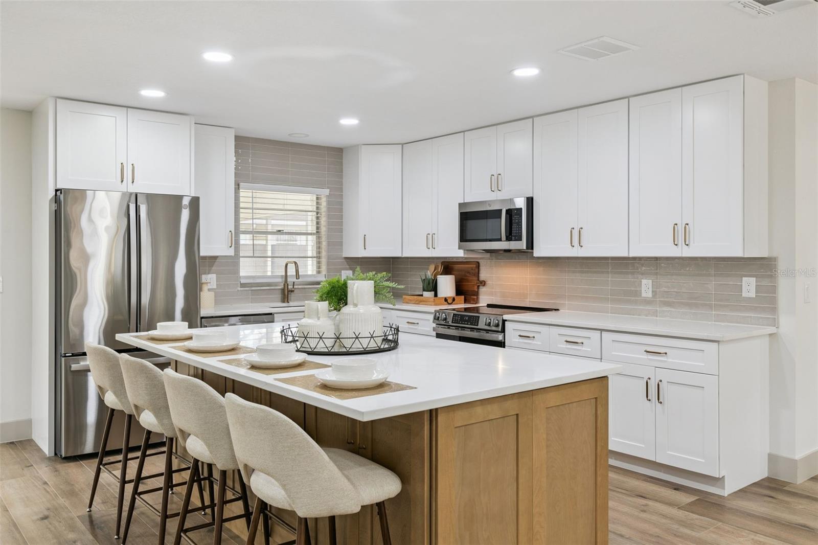 Image 11 of 53 For 622 Spring Oaks Boulevard