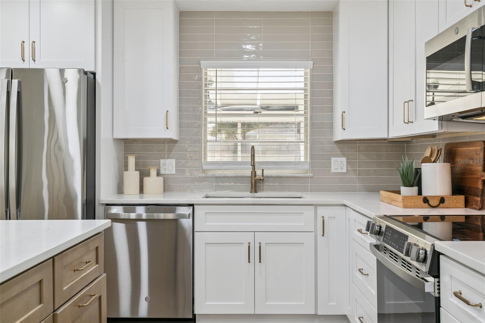 Image 14 of 53 For 622 Spring Oaks Boulevard