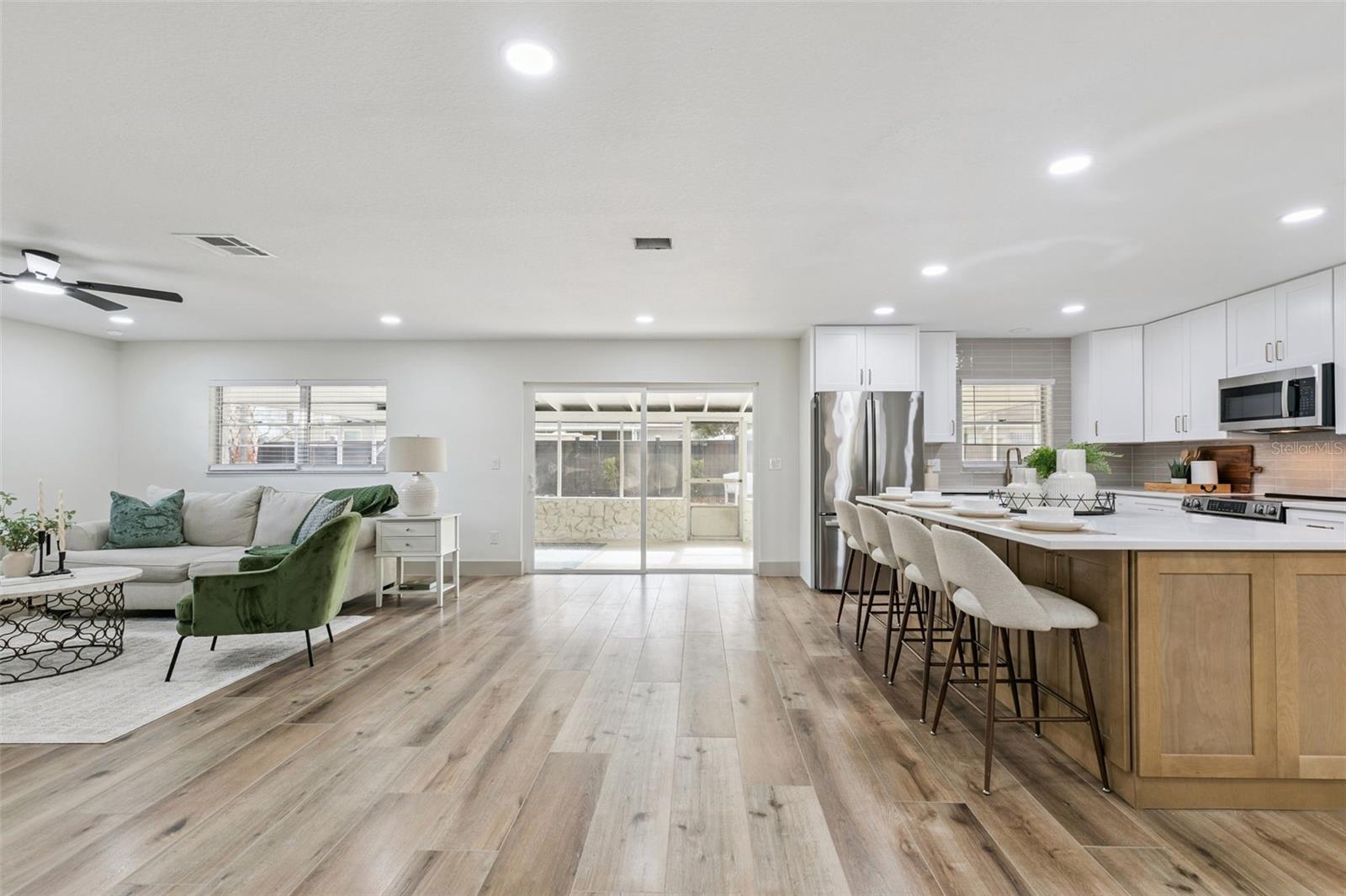 Image 18 of 53 For 622 Spring Oaks Boulevard