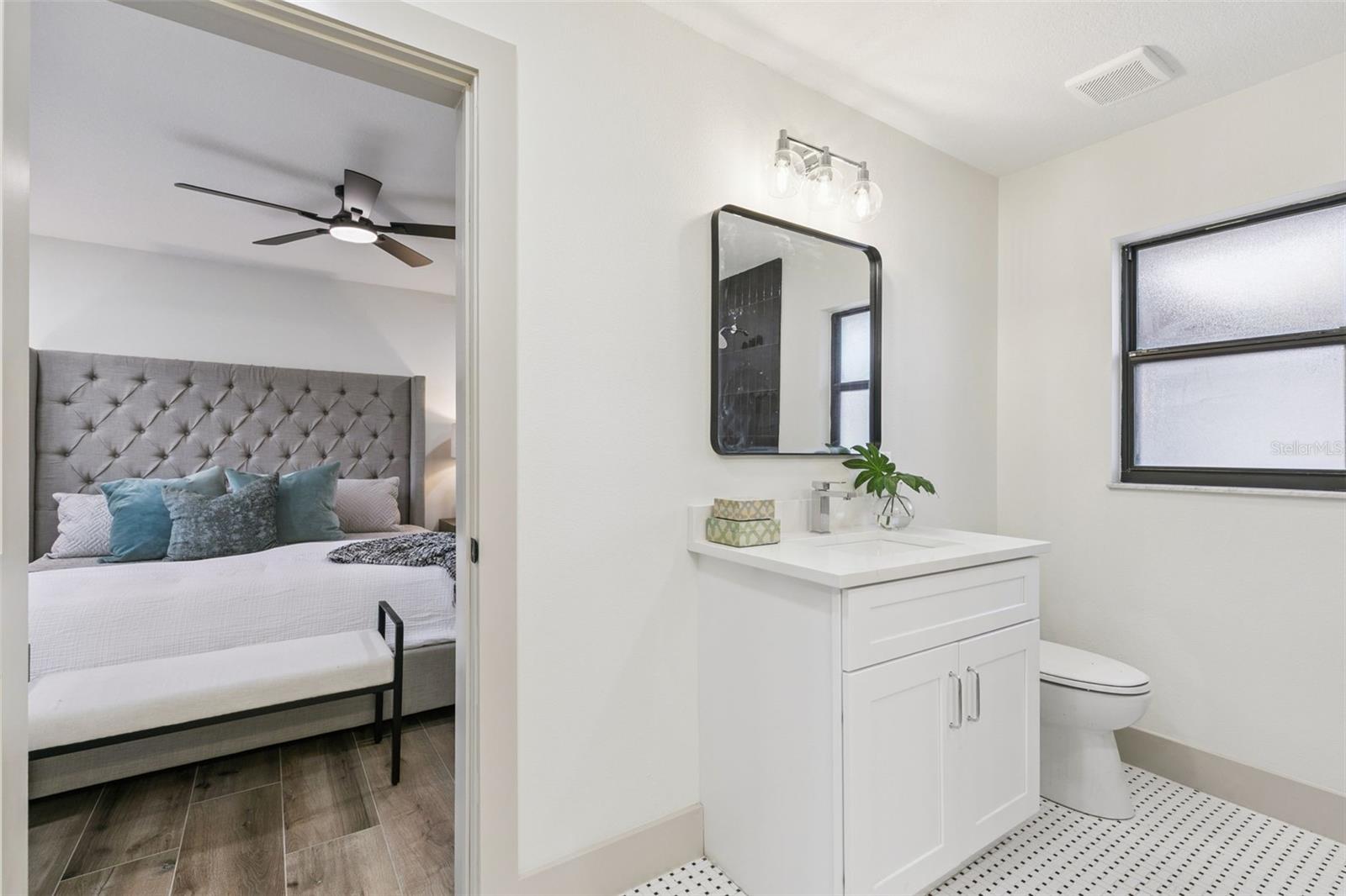 Image 23 of 53 For 622 Spring Oaks Boulevard