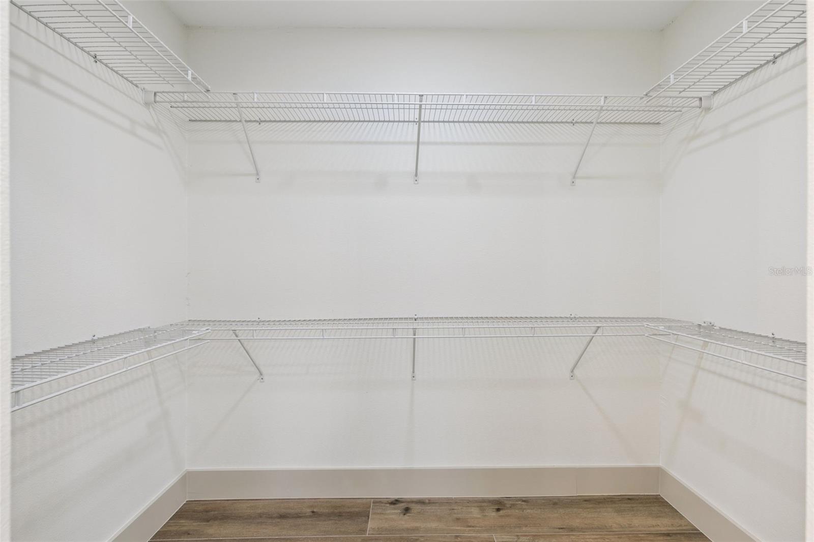 Image 25 of 53 For 622 Spring Oaks Boulevard