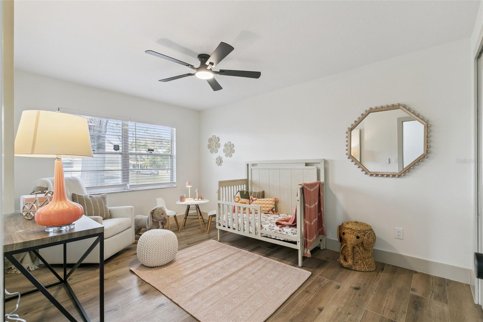 Image 26 of 53 For 622 Spring Oaks Boulevard