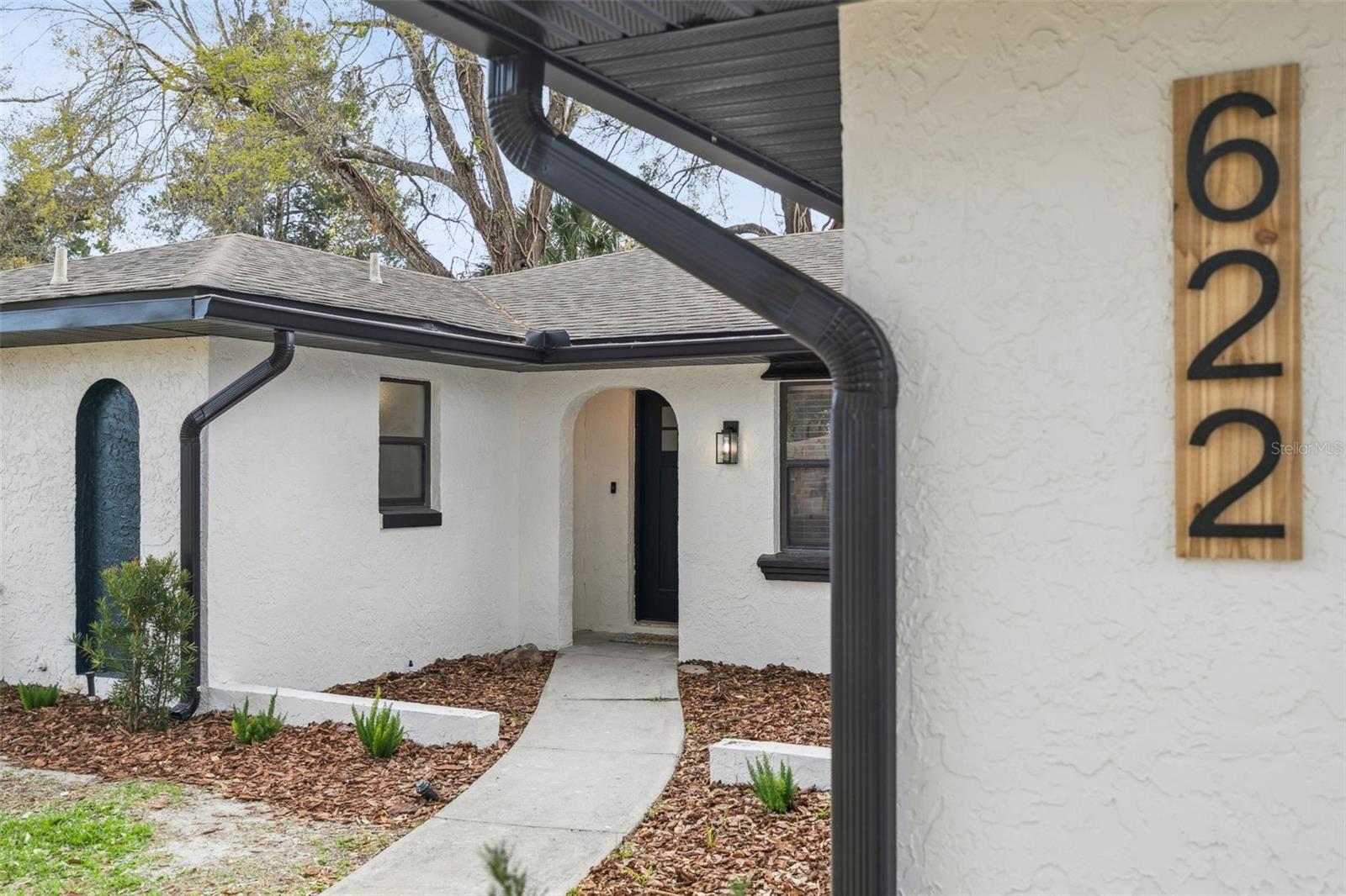 Image 3 of 53 For 622 Spring Oaks Boulevard